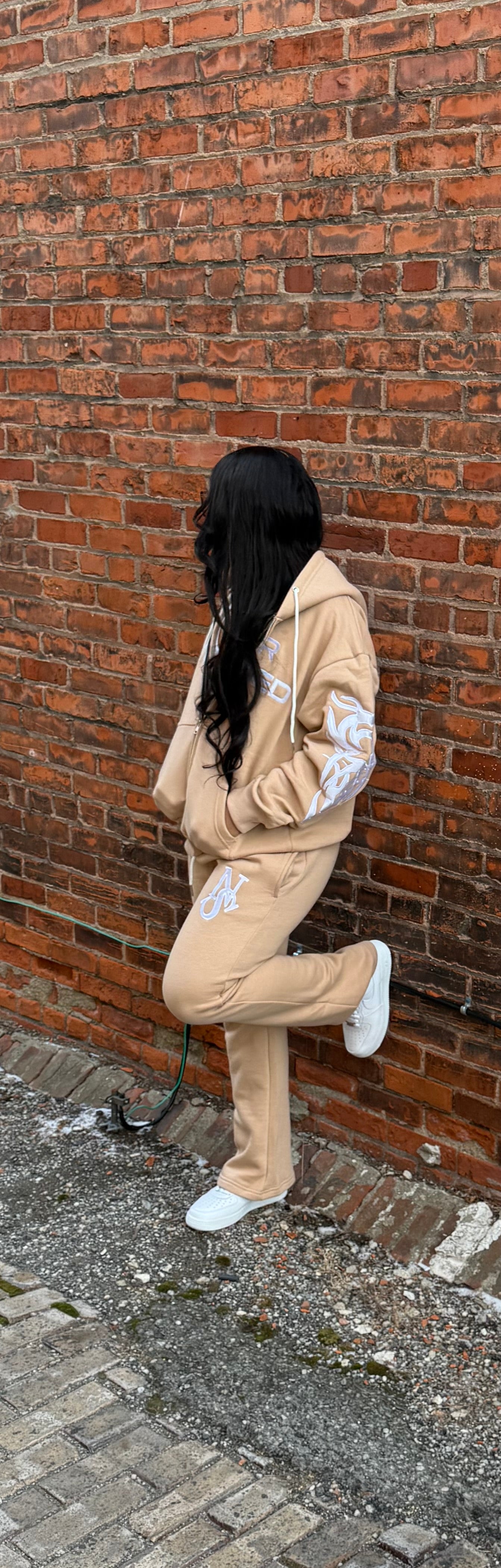 Brown X sweatsuit